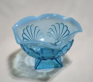 Vintage Jefferson Glass Shells and Dots Blue Opalescent Footed Bowl 6.5" Round - Picture 1 of 7