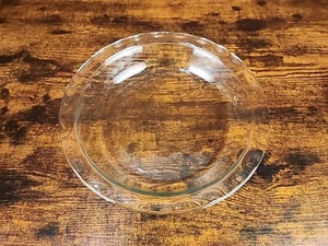 USA Pyrex C209 piastra per torta in vetro trasparente teglia profonda 9,5 pollici smerlata - Foto 1 di 10