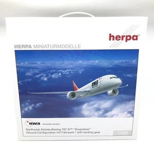 Herpa Wings 552011, Northwest Airlines, Boeing 787-8 “Dreamliner” (N787US) 1:200 - Picture 1 of 15