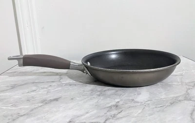Sartén antiadherente Anolon de 8,5 pulgadas cocina casera avanzada Foto 1 de 4