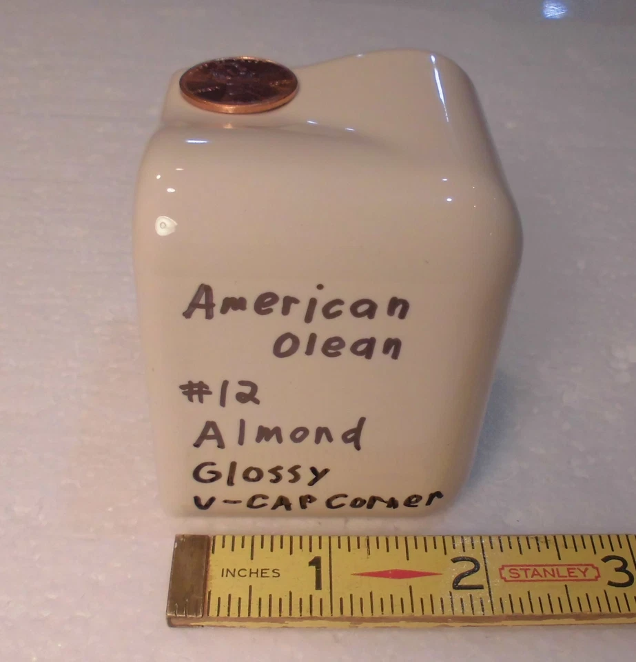 1 pc. Almendra brillante: #12: Azulejo de cerámica de esquina con tapa en V: bordes de mostrador, A.O. Foto 1 de 4