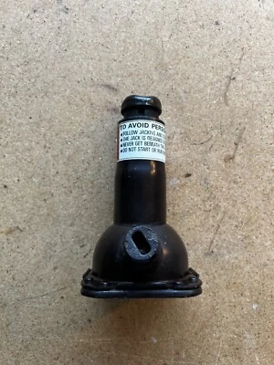 1998-2002 Isuzu Trooper Spare Tire Vehicle Lift Floor Jack 897175 0500 OEM - Image 1 of 4