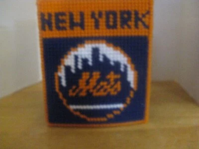 Cubierta de caja de pañuelos deportivos ~ hecha a mano ~ **idea de regalo ~ Mets Foto 1 de 4