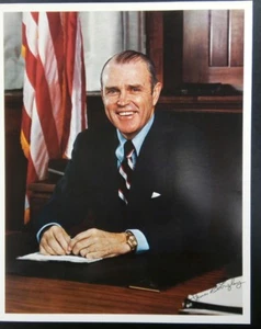 Governor JAMES B. LONGLEY AUTOGRAPH - Signed Vintage 8 x 10 Color Photograph - Picture 1 of 2