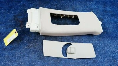 2007 - 2011 雷克萨斯 GS 350 原始设备制造商右侧上盖柱模塑饰边 - 灰色 — 第 1/4 张图片