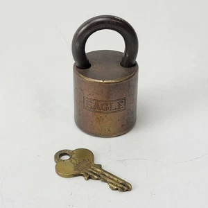 Vintage Eagle Lock Co rundes Messingfass Vorhängeschloss mit Originalschlüssel Terryville Con  - Bild 1 von 8