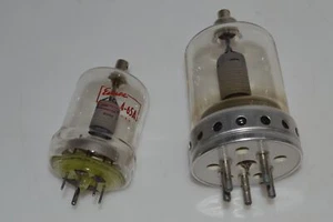 TC EIMAC 4-65A & Sconosciuta Marca 9W18793 Radioamatore Trasmissione Tubi - Zdjęcie 1 z 2