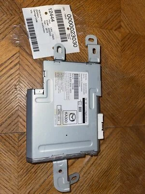 Módulo de control satelital multifunción MAZDA 3 2014-2016 BJD566DRXA OEM Foto 1 de 4