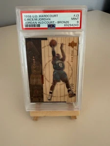 1998-99 Upper Deck Hardcourt Holding Court Bronze #J3 Michael Jordan /230 PSA 9 - Bild 1 von 3