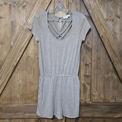 Pink Rose Women's Romper Size M Gray Crisscross Back Stretch Casual Short Sleeve — 第 1/4 张图片