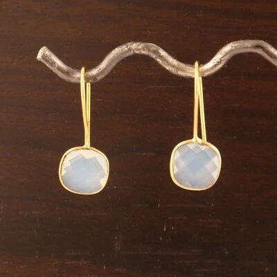 Pendientes colgantes colgantes enchapados en oro de 24 k con bisel en forma de cojín  Foto 1 de 3