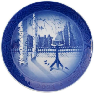 Royal Copenhagen Christmas Plate 2021 Winter in The Garden 1057622 - Picture 1 of 3