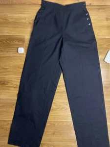 Women's trousers of the Chanel brand - Picture 1 of 9