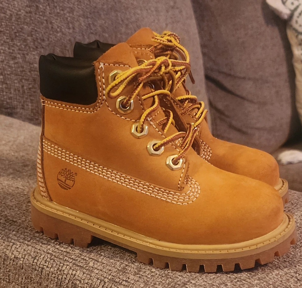 Timberland Niños 6" Premium Botas Impermeables  Foto 1 de 3