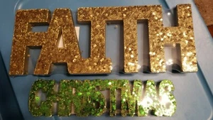NEW Christmas Sequin Signs Holiday Plaque Christmas Green Faith Gold - Picture 1 of 1