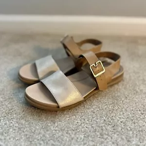 Dr. Scholl's Criss Cross Beige Flats Buckle Strap Sandals Women's Shoes Size 8M - Picture 1 of 4