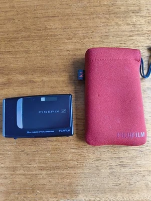 Fuji Film FinePix Z10fd Compact Digital Camera Purple - Image 1 of 4