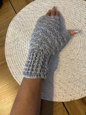 Guantes sin dedos bohemios hechos a mano, plateados, talla única. ¡AUTÉNTICO!! Foto 1 de 3