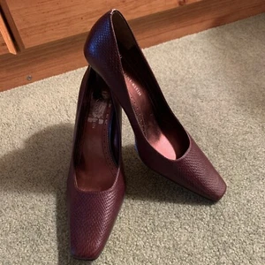 AK Anne Klein tief burgunderrot High Heels Stiletto Schuhe Pumps eckige Zehen 6M NEU - Bild 1 von 8