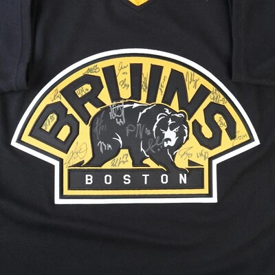 BOSTON BRUINS 2010 2011 2012 2013 TEAM SIGNED JERSEY REEBOK XL - Image 1 of 4