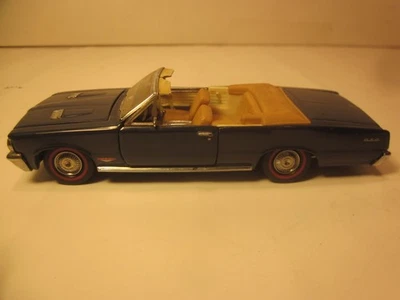 FRANKLIN  MINT 1/43 DIECAST "1964 PONTIAC LEMANS GTO CONV." CLASSIC '60s SERIES - Image 1 of 4