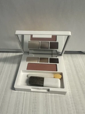 Nuevo LuLu DK Clinique All About Shadow Morning Java Foxier Neutral Territory 06 Foto 1 de 3