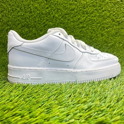 Nike Air Force 1 низкий мальчиков размер 7Y тройной белый ходьбы образ жизни обувь кроссовки - Изображение 1 из 4