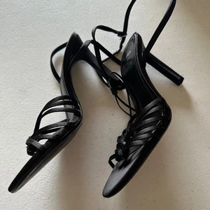 Zara Damen Riemchen High-Heel Stiletto Sandalen Schwarz Gr. 37 / 6,5 Neu ohne Etikett - Bild 1 von 6