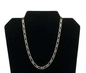 Collar de cadena Fígaro plana J7E vintage firmado por Viennois tono plateado de 18 - Imagen 1 de 5