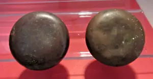 LOT OF 2 VINTAGE/ANTIQUES SALVAGE VICTORIAN? BRASS DOOR KNOBS W. NO SCREWS~2.25" - Picture 1 of 10