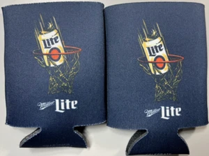 Lote de 2 Aislantes MILLER LITE Bebida de Cerveza de Baloncesto Koozie Coozie Huggie NUEVO - Imagen 1 de 7
