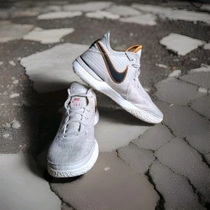 Nike Air Zoom LBJ Men Size 8.5 Shoes Light Orewood Brown Sneakers - Picture 1 of 13