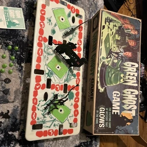Vintage 1965 Transogram GREEN GHOST GAME, 100% Complete in Original Box - Picture 1 of 9