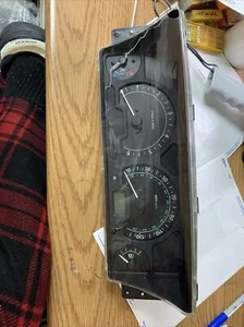 2004 Land Rover Discovery Speedometer Instrument Cluster Gauges Yac001490 Q175P - Picture 1 of 6