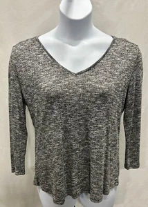 Liz Claiborne ladies size L knit top with v-neck. - Picture 1 of 7