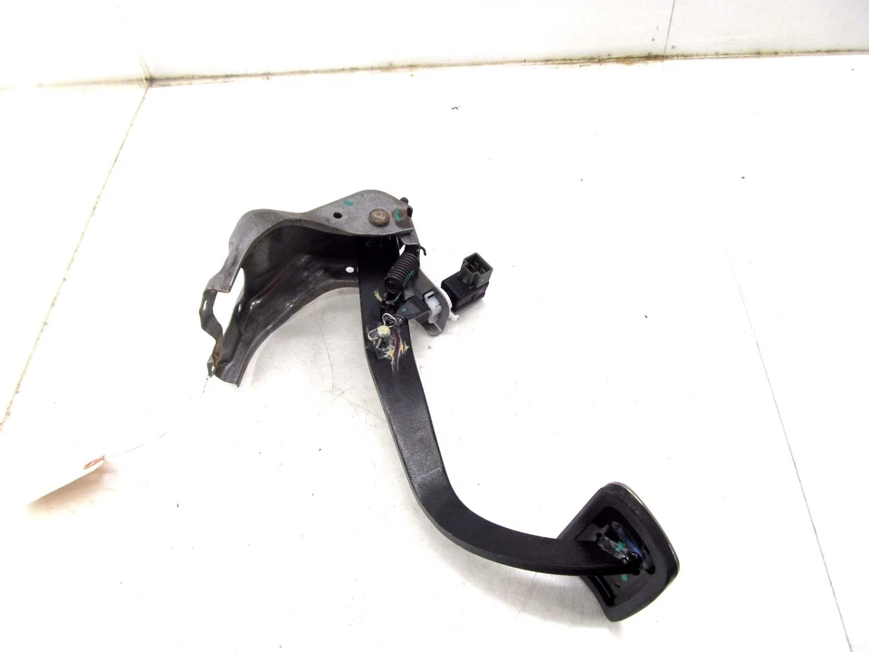 Pedal de freno delantero derecho KIA OPTIMA SX 2011-2014 OEM  Foto 1 de 4