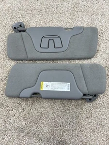99-06 Chevy Silverado 1500 GMC Yukon Sierra Tahoe gray Sunvisor Pair Left Right - Picture 1 of 5