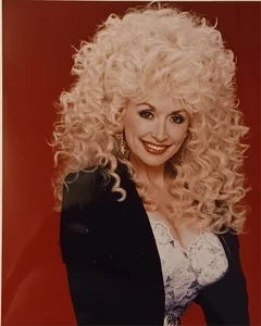 Dolly Parton 8 x 10 Glossy Lab-made Photo New Stock From 1990s Big Hair Red Bg - Picture 1 of 1