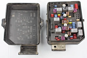 22862308  Chevrolet Impala 2012-2016 Fuse Box Relay Unit Module w/ Lid - Picture 1 of 6