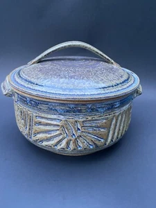 Studio Pottery Glazed Hand Thrown Covered Soup Tureen Dish Tan Blue Aztec Signed - Picture 1 of 12