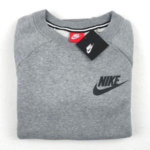 gray nike sweatshirt