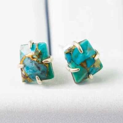 Pair of Beautiful Natural mini Turquoise/Gold earrings studs 925 silver Blue - Image 1 of 2