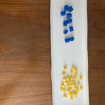 Los Simpson Monopoly 2001, 32 casas amarillas y 10 piezas de juego hoteles azules Foto 1 de 3