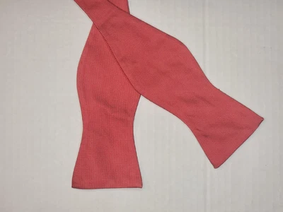 DANIEL CREMIEUX [GEOMÉTRICA] Pajarita Hombre 100% Seda Hecha en China Foto 1 de 2