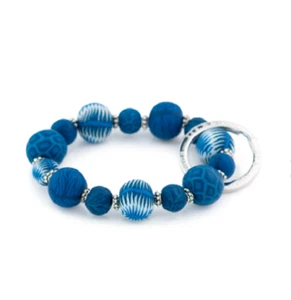 NEU JILZARAH handgefertigter Schlüsselanhänger aus Tonperlen NAVAJO BLAU 15 mm KLEINES Handgelenk - Bild 1 von 2