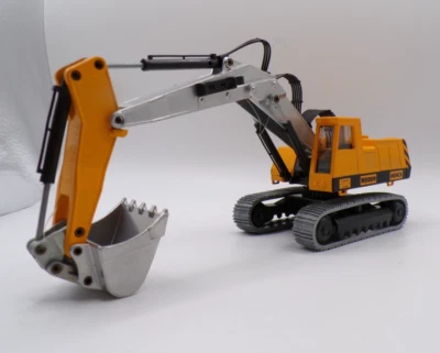 SIKU No. 3413 MENCK (M500H) HYDRAULIC EXCAVATOR  GROSSBAGGER NEAR MINT UNBOXED. - Image 1 of 4