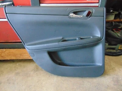 2009-2016 CHEVROLET IMPALA LEFT REAR DRIVER SIDE DOOR PANEL 22929827 #10408 - Imagem 1 de 4