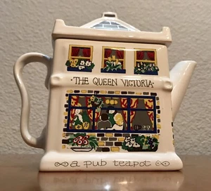 ✅The Queen Victoria A Pub Teapot, English Life Teapots, England-Wade Vintage - Picture 1 of 8