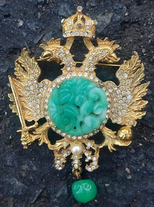 1960 DE NICOLA Double Headed Dragon Crystal Faux Jade Vintage Brooch Unsigned - Picture 1 of 13