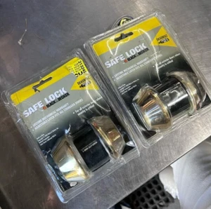 Black & DECKER-Deadbolt Buy 1 Get 1 free - Picture 1 of 3